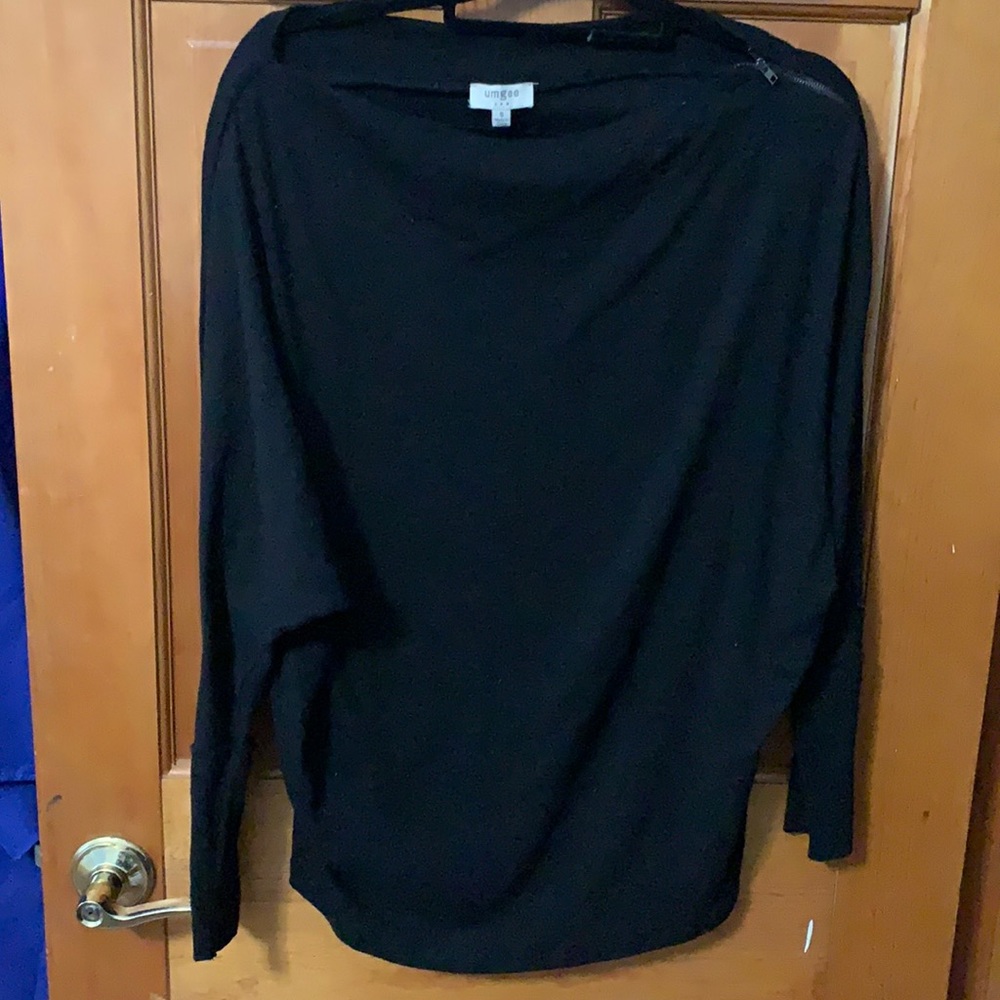 UMGEE black tunic